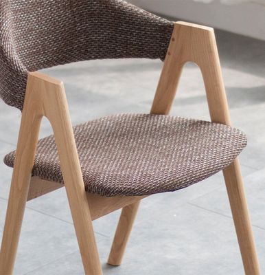 Emballage du courrier Artiste de tissu de style nordique maison loisirs Chaise à manger en bois massif avec cadre en bois de caoutchouc