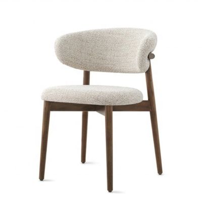 Meubles de salle à manger Couleur personnalisée Design traditionnel Chaise en bois de noyer avec tissu de lin blanc et dossier incurvé