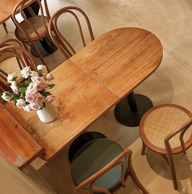 Table à manger moderne de style simple pour bâtiment de bureaux Table de restaurant en bois massif