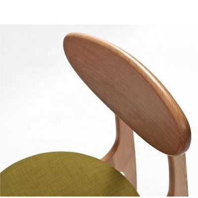 Couleur naturelle cadre en bois massif style nordique en PU/tissu en cuir chaise de salle à manger en bois rembourrée pour restaurant moderne à vendre