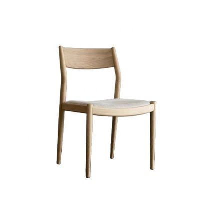 Chaise de cuisine en bois massif à coussin confortable en nature couleurs populaires pour restaurant contemporain