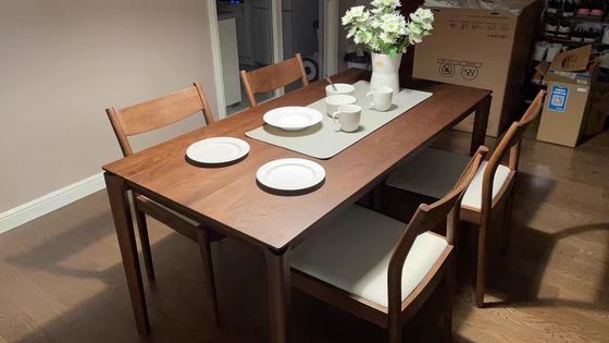 Chaise de cuisine en bois massif à coussin confortable en nature couleurs populaires pour restaurant contemporain