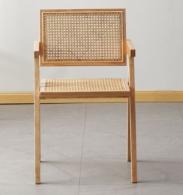 Chaise à manger en rotin moderne avec cadre en bois massif en noyer naturel