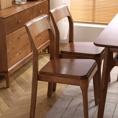 Chaise à manger en bois massif de style moderne classique en marron pour les sièges de restaurant en marron