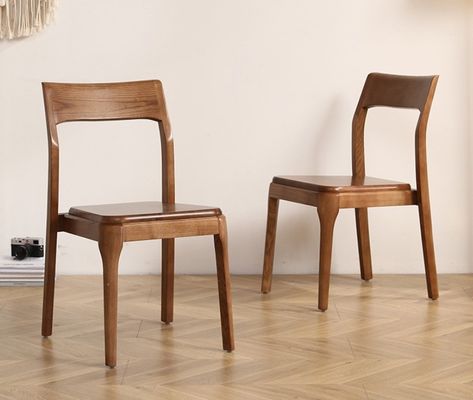 Chaise à manger en bois massif de style moderne classique en marron pour les sièges de restaurant en marron