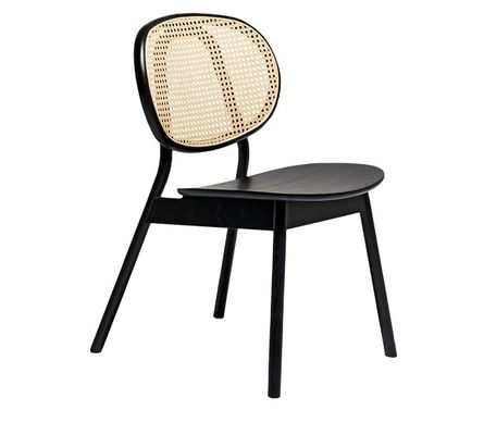 Découvrez le mélange parfait de classique et de moderne avec une chaise à manger en bois en tissu de style italien