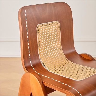 Chaise de salle à manger en bois nordique avec finition en nitrolacque et cadre en bois de caoutchouc