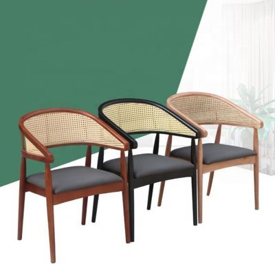 Chaise en rotin de bois moderne pour le salon et abordable dans le style de conception