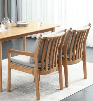 Moderne Restaurant Hôtel Tissus rembourrés en bois appuie-bras Chaise à manger avec construction en bois massif