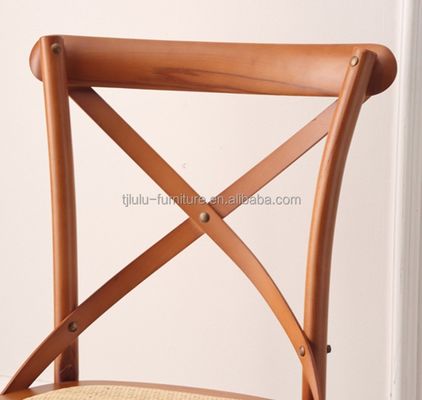 Moderne style de design en bois massif X fauteuil à dos croisé pour mariage de célébrités dans un restaurant occidental