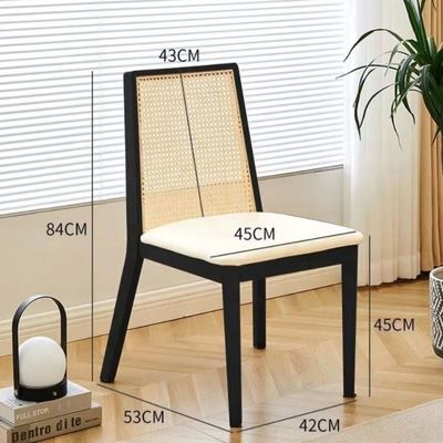 NC/PU Finition de peinture Chaise à manger rembourrée en bois pour le design nordique moderne et le style en bois massif