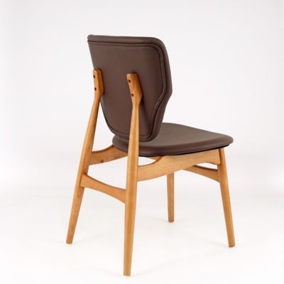 Meubles de salle à manger modernes Chaise en bois en cuir rembourrée dans un design traditionnel et une couleur personnalisée