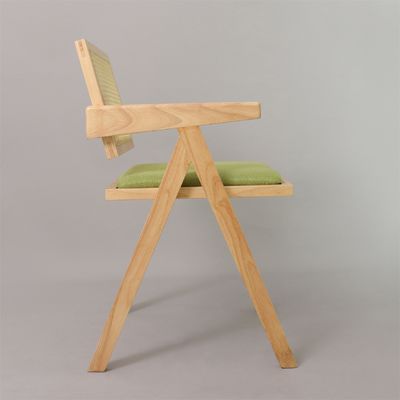Service OEM W46*D47*H91CM Meubles en bois nordique dossier en rotin rembourrés Chaises de salle à manger en bois massif pour hôtel et restaurant