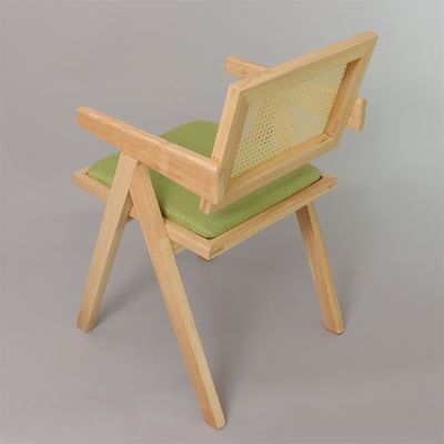 Service OEM W46*D47*H91CM Meubles en bois nordique dossier en rotin rembourrés Chaises de salle à manger en bois massif pour hôtel et restaurant
