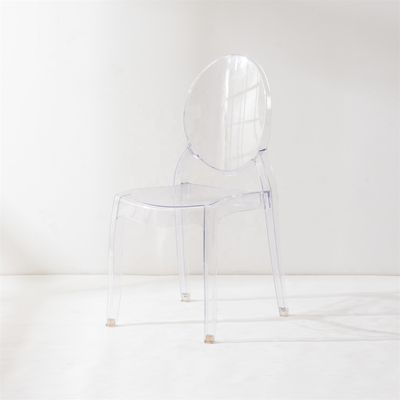 Chaise à manger modernement empilable en matériau PC transparent pour empilable dans le salon de l'hôtel Café