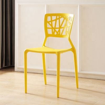 Pas de fauteuil de salle à manger en plastique pliable de design moderne pour meubles de café empilable empilable