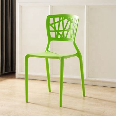 Pas de fauteuil de salle à manger en plastique pliable de design moderne pour meubles de café empilable empilable