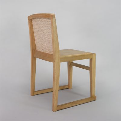 Le dossier en rotin empilable en U moderne Chaises de salle à manger en bois massif sans pliage Parfait pour la rénovation et la rénovation d'un hôtel