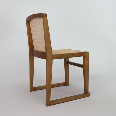 Service OEM Accepté Meubles nordiques dossier en rotin empilable Chaise à manger en bois massif pour hôtel restaurant
