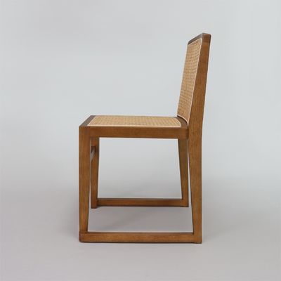 Service OEM Accepté Meubles nordiques dossier en rotin empilable Chaise à manger en bois massif pour hôtel restaurant