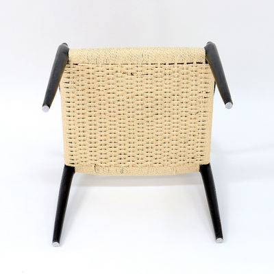 Chaise à manger moderne tissée à la main à cordon Nitrolacquer Finition en bois massif avec accoudoir Design moderne