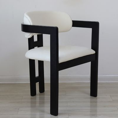 Meubles de restaurant de luxe personnalisés Tissus rembourrage en bois massif Chaises de salle à manger pour manger personnalisé