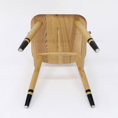Chaise de salle à manger en bois Meubles en bois massif Chaise classique personnalisée pour villa à un prix abordable