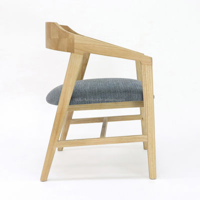 Chaise de salle à manger en bois moderne personnalisée pour le restaurant Hôtel Couverture en tissu Noix/Naturel/Noir