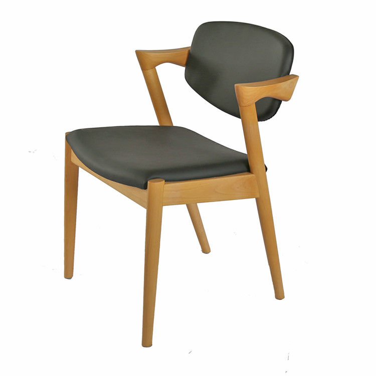 Chaise de salle à manger en cuir en PU en bois pour café d'hôtel polyvalente et fonctionnelle