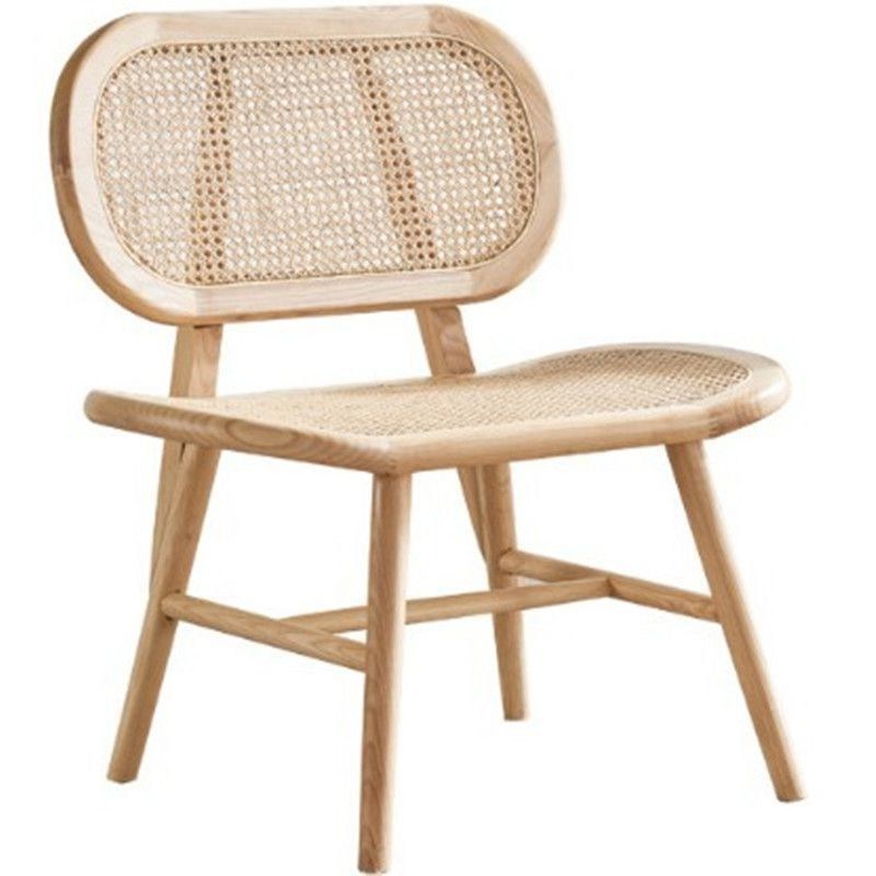 Matériau de couverture en rotin Style de conception moderne Chaise en bois massif pour meubles de salle à manger de luxe compétitifs