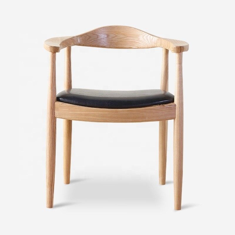 Chaise de salle à manger en bois massif à dos rond bas dans un style moderne pour les repas de luxe