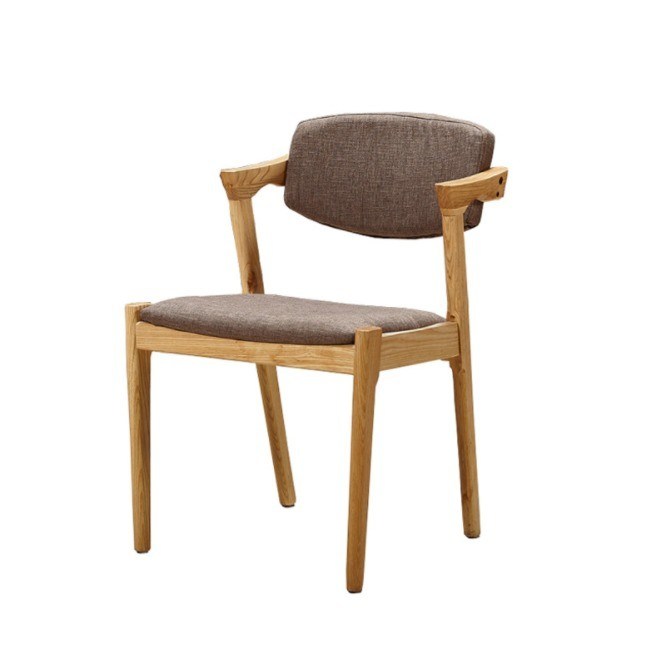 NC/PU Finition de peinture en bois massif Chaise à manger en cuir pour restaurant durable