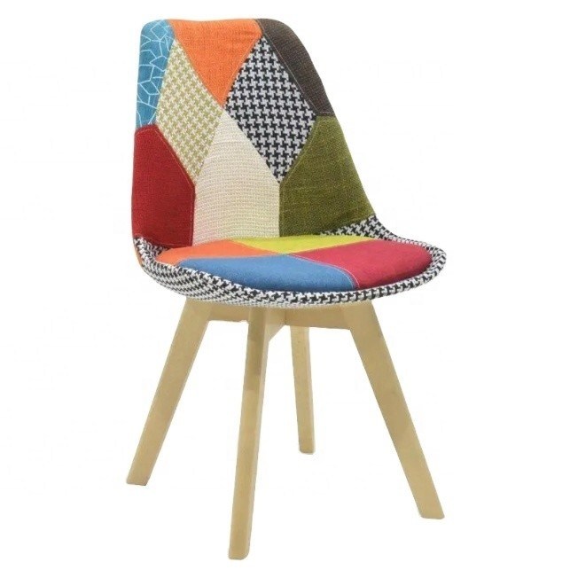 Meubles de salle à manger moderne couverture en tissu sur mesure Chaise patchwork avec des jambes de hêtre style de conception