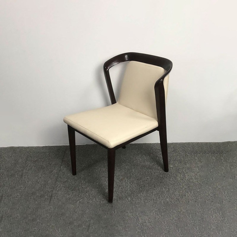 Chaise à manger de restaurant Cadre en bois en cendres solides fauteuils rembourrés en bois pour le luxe moderne